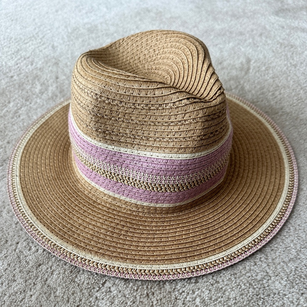 Time and Tru straw hat
